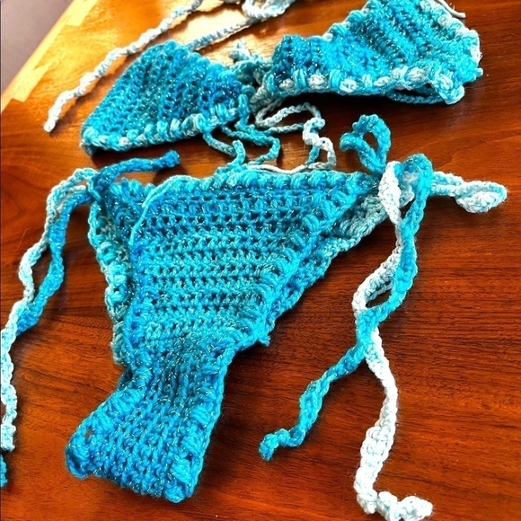SPARKLING BLUE CROCHETED BIKINI - Picture 2 of 11